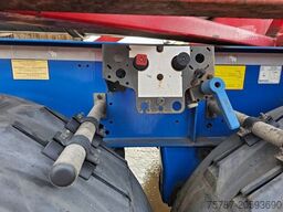 SCHMITZ CARGOBULL Tankchassis mit Tankcontainer, 424.676 KM