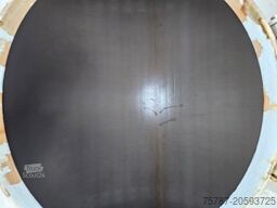 SCHMITZ CARGOBULL Tankchassis mit Tankcontainer