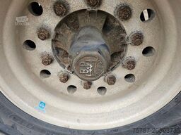 VAN HOOL Tankchassis + Tankcontainer