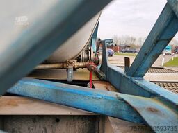 VAN HOOL Tankchassis + Tankcontainer