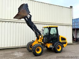 JCB 407 / 2018 BJ / 1.949 H / Klappschaufel
