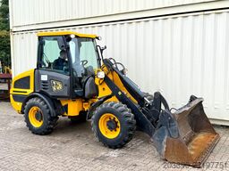JCB 407 / 2018 BJ / 1.949 H / Klappschaufel