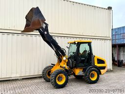 JCB 406 / 2018 BJ / 2.863 H / Klappschaufel
