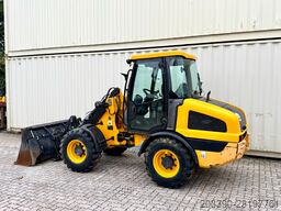 JCB 406 / 2018 BJ / 2.863 H / Klappschaufel