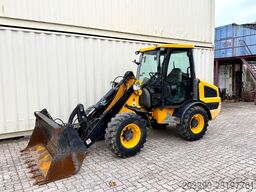 JCB 406 / 2018 BJ / 2.863 H / Klappschaufel