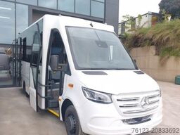 MERCEDES-BENZ 30 Sitzer Schul- Transferbus 519 Lagerfahrzeug
