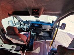 MERCEDES-BENZ 30 Sitzer Schul- Transferbus 519 Lagerfahrzeug