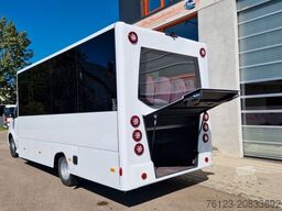 MERCEDES-BENZ 30 Sitzer Schul- Transferbus 519 Lagerfahrzeug