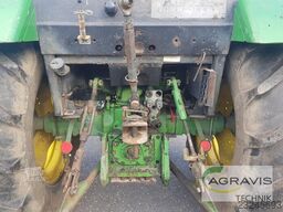 John Deere 2250
