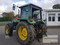 John Deere 2250