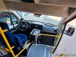 MERCEDES-BENZ Heckniederflur Sprinter 517 / 4 er Bestuhlung