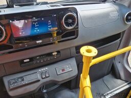 MERCEDES-BENZ Heckniederflur Sprinter 517 / 4 er Bestuhlung