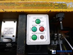 D.A.F. LF 55.220 4X2 RHD Whale vacuum tank 8.1 m3
