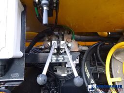 D.A.F. LF 55.220 4X2 RHD Whale vacuum tank 8.1 m3
