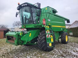 John Deere T560