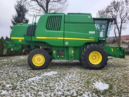 John Deere T560