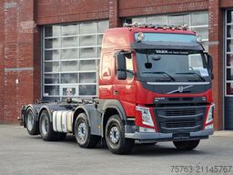 Volvo FM 500 Globetrotter 8x4*4 - HYVA Hooklift - Lif...