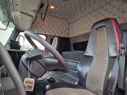 Volvo FM 500 Globetrotter 8x4*4 - HYVA Hooklift - Lif...