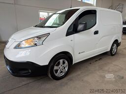 NISSAN E-NV200 Elektro Kastenwagen 1.Hand BJ-2018