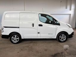 NISSAN E-NV200 Elektro Kastenwagen 1.Hand BJ-2018