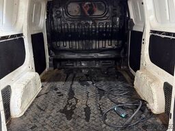 NISSAN E-NV200 Elektro Kastenwagen 1.Hand BJ-2018