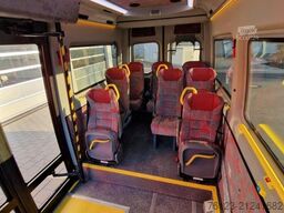 MERCEDES-BENZ Lagerfahrzeug Bürgerbus Niederflur 9 Sitze