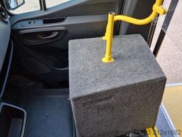 MERCEDES-BENZ Lagerfahrzeug Bürgerbus Niederflur 9 Sitze
