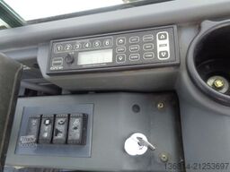 TAKEUCHI TB 250 Powertilt + 4 x Löffel TAK-Lock