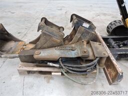 CATERPILLAR 302.7 + Hammer
