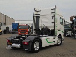 Iveco S-WAY 460+ Euro 6 + LNG + CNG + Retarder