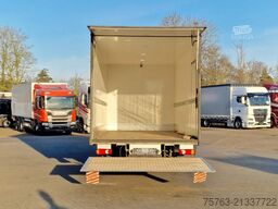 Renault D 4x2 Box - Loadlift - Low KM - Euro 6 - 130 KW...