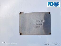 VOLVO FM 410 6X2 GRUA PORTAMAQUINARIA