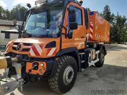Mercedes-Benz Unimog U423 mit Abrollsystem und Mulde