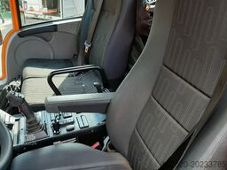 Mercedes-Benz Unimog U423 mit Abrollsystem und Mulde