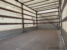  D90, EURO 3, SIDEWALLS, TAIL LIFT