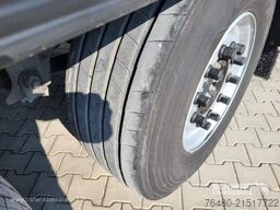 Schmitz Cargobull Tiefkühlkoffer Blumen