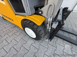 Jungheinrich EFG320 + Ladegerät 3753--EK