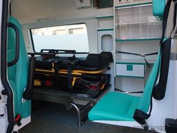 VOLKSWAGEN T5 Transporter Hochdach lang/KTW/Klima/FN: A94