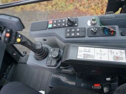 BOBCAT L75 mit Schaufel & Palettengabel