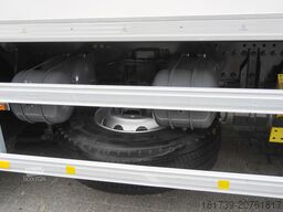 DAF XF 480 6x2 E6 / Lamberet refrigerator 18