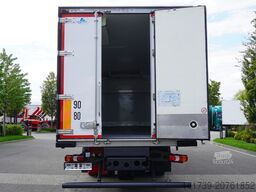 Mercedes-Benz Actros 2546 / Lecapitaine refrigerator