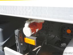 Mercedes-Benz Actros 2546 / Lecapitaine refrigerator