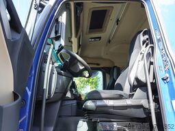 Mercedes-Benz Actros 2546 / Lecapitaine refrigerator