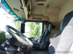 Mercedes-Benz Actros 2546 / Lecapitaine refrigerator