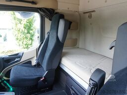 Mercedes-Benz Actros 2546 / Lecapitaine refrigerator