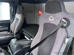 MAN TGX 33.560 6x4 /Langholz/Nachläufer/Kremer