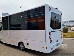 MERCEDES-BENZ 30 Sitzer Schul- Transferbus 519 Lagerfahrzeug