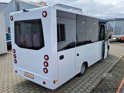 MERCEDES-BENZ 30 Sitzer Schul- Transferbus 519 Lagerfahrzeug