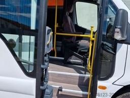 MERCEDES-BENZ 30 Sitzer Schul- Transferbus 519 Lagerfahrzeug