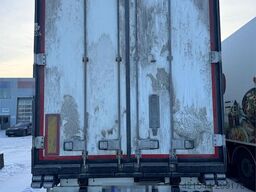 Schmitz Cargobull box semi-trailer with refrigeration/freezer unit